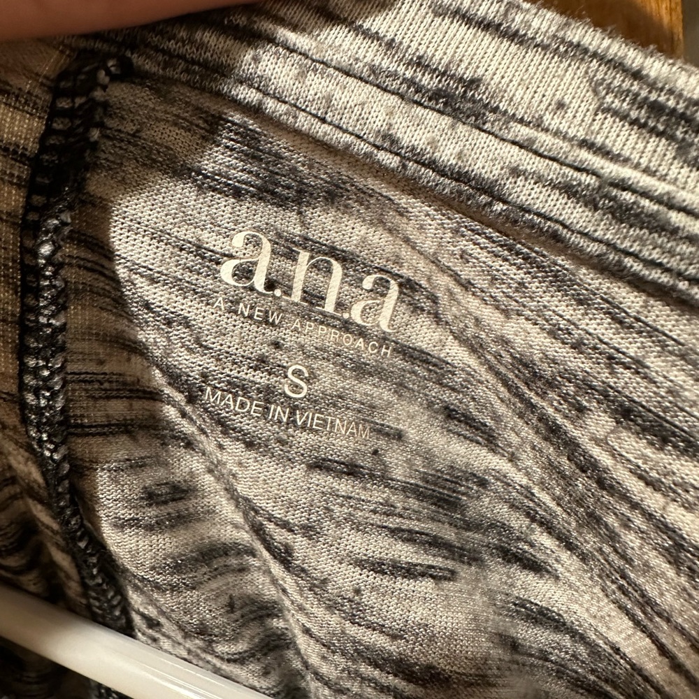 Size M black and white striped